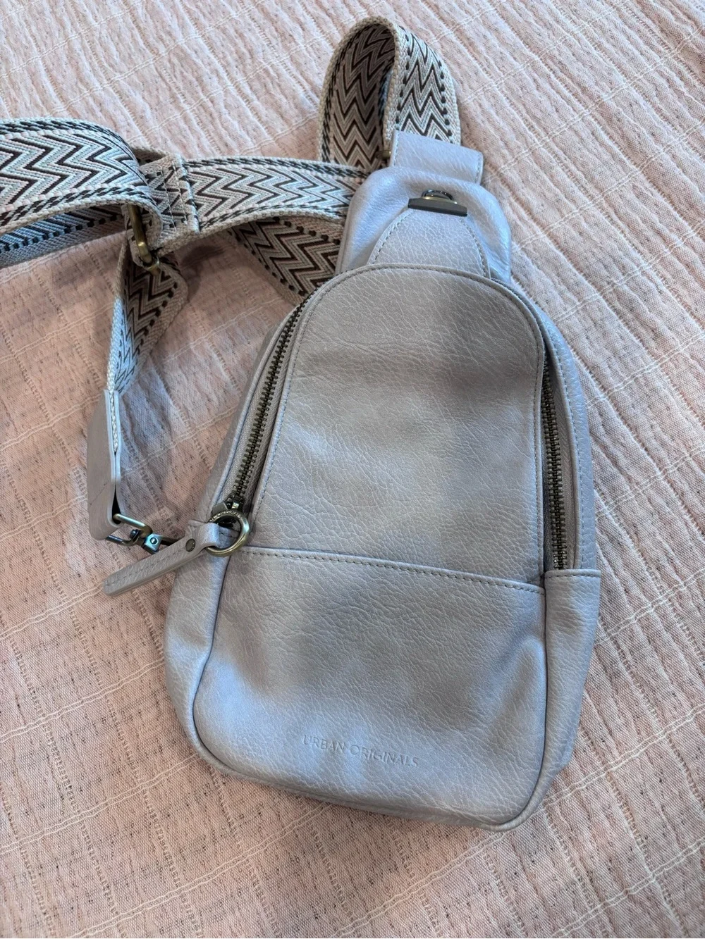 Urban Originals Sling Crossbody Grey with strap
